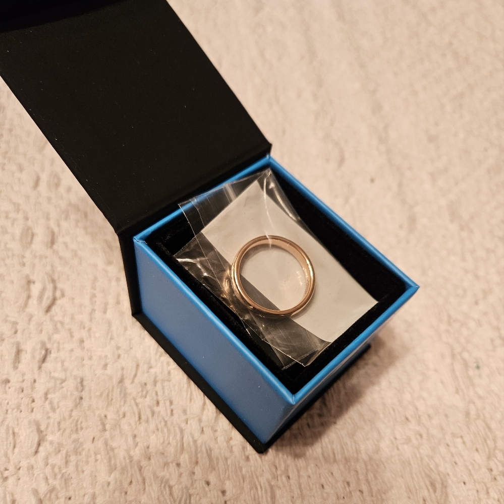 Elegant Rose Gold Ring in Gift Box